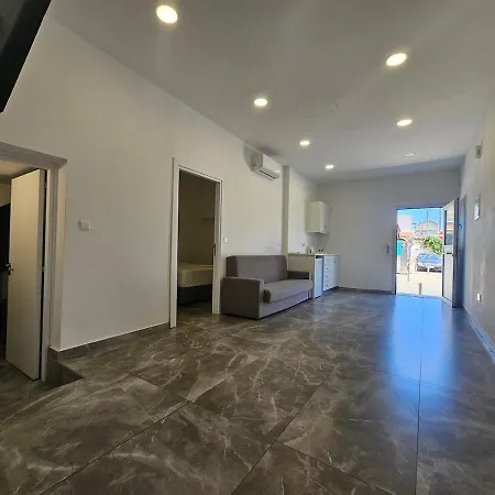 Stylish Apts Near The Center! Αγία Νάπα