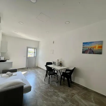 Διαμέρισμα Stylish Apts Near The Center! *