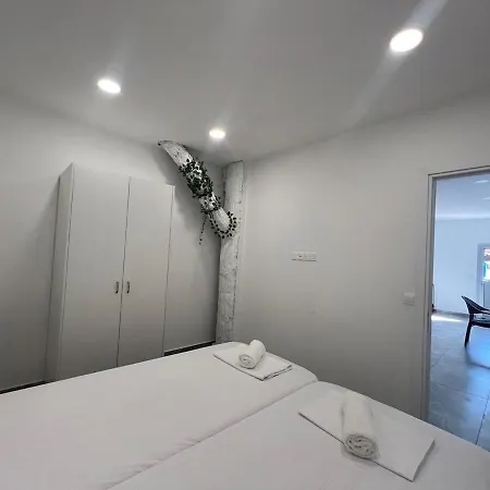 Stylish Apts Near The Center! Αγία Νάπα