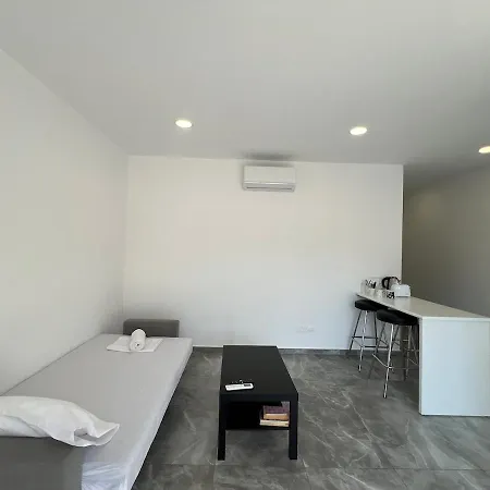 Διαμέρισμα Stylish Apts Near The Center!